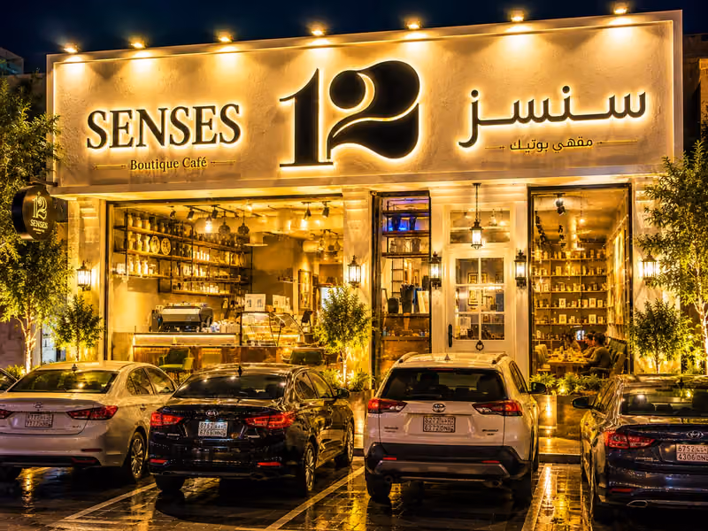 12 SENSES Boutique Café