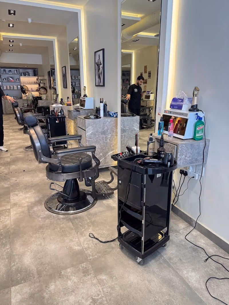 1967BARBERSHOP حلاق