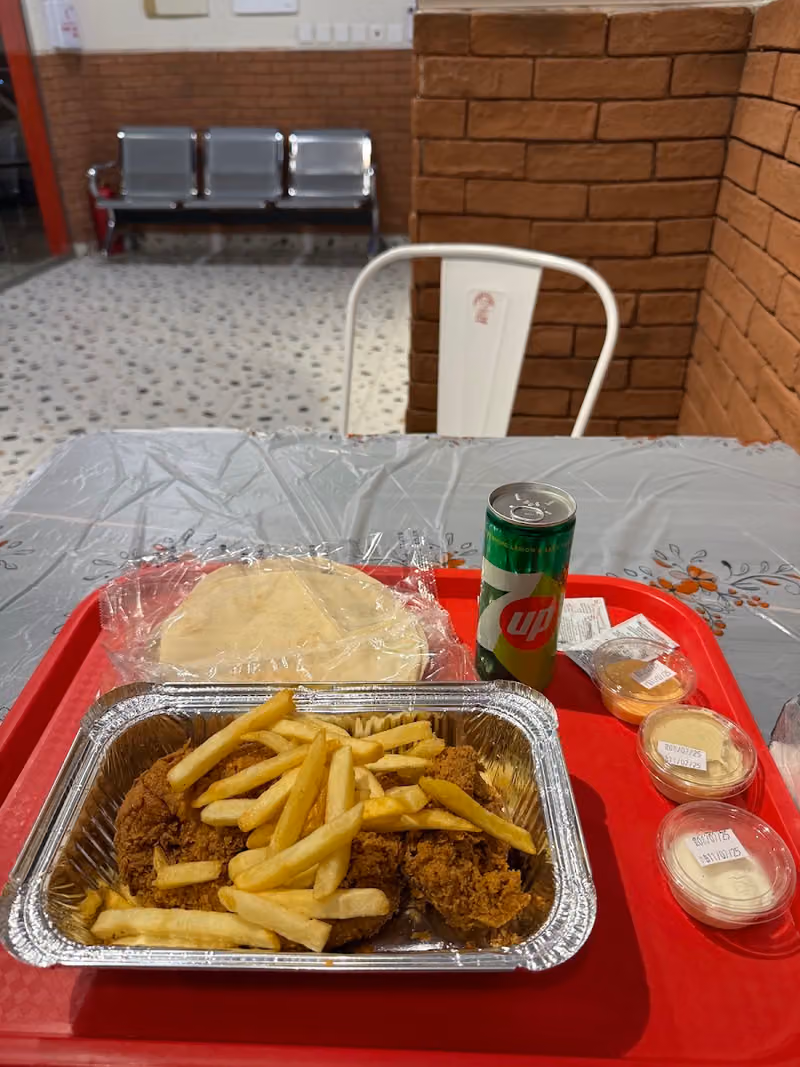 3Chickens/ بروستد الدجاج الثلاث