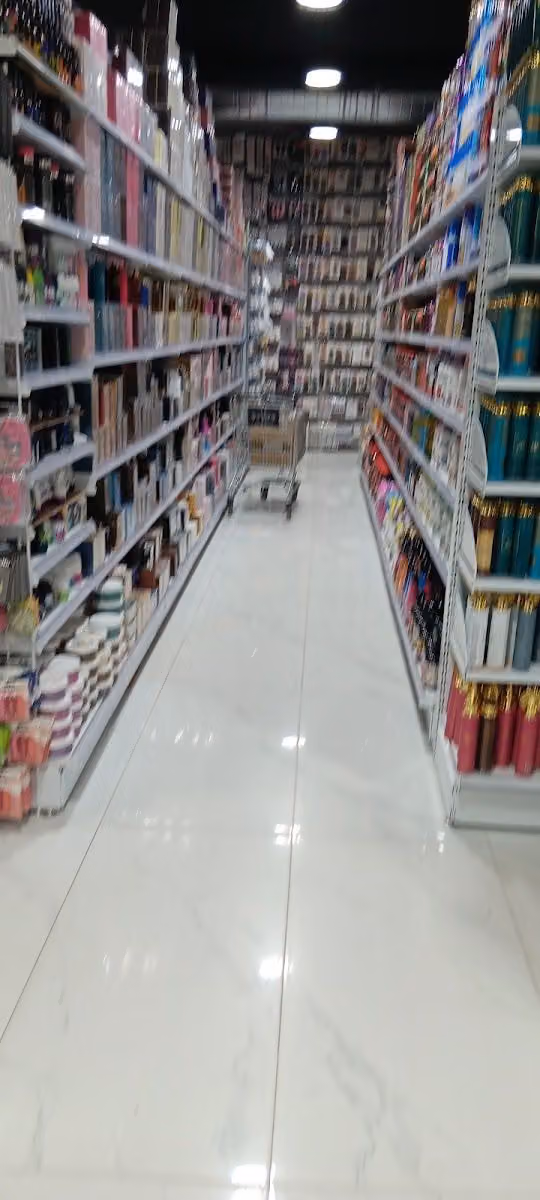 5 riyal market new