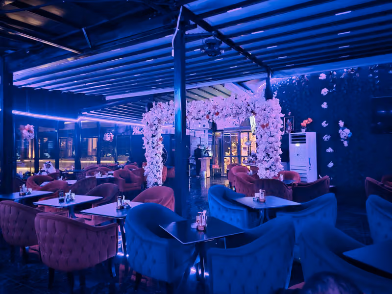 5 Star Café & Lounge