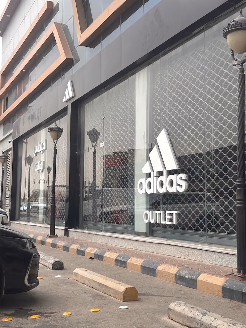 Adidas outlet alturmathi