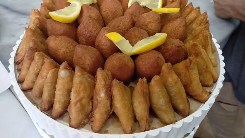 عدنان للسمبوسه و البف و المعجنات