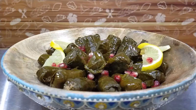 عدنان للسمبوسه و البف و المعجنات