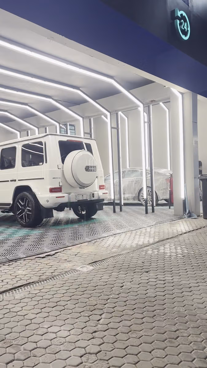 ADNOC Service Station | King Abdul Aziz Road (2068)