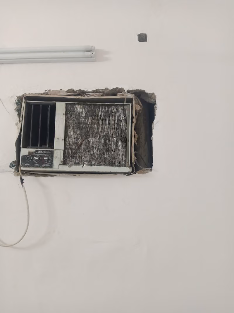 Air conditioner repairing shop
