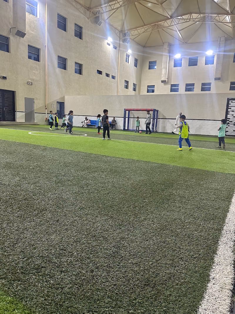 أكاديمية الأبطال القادمين UHA