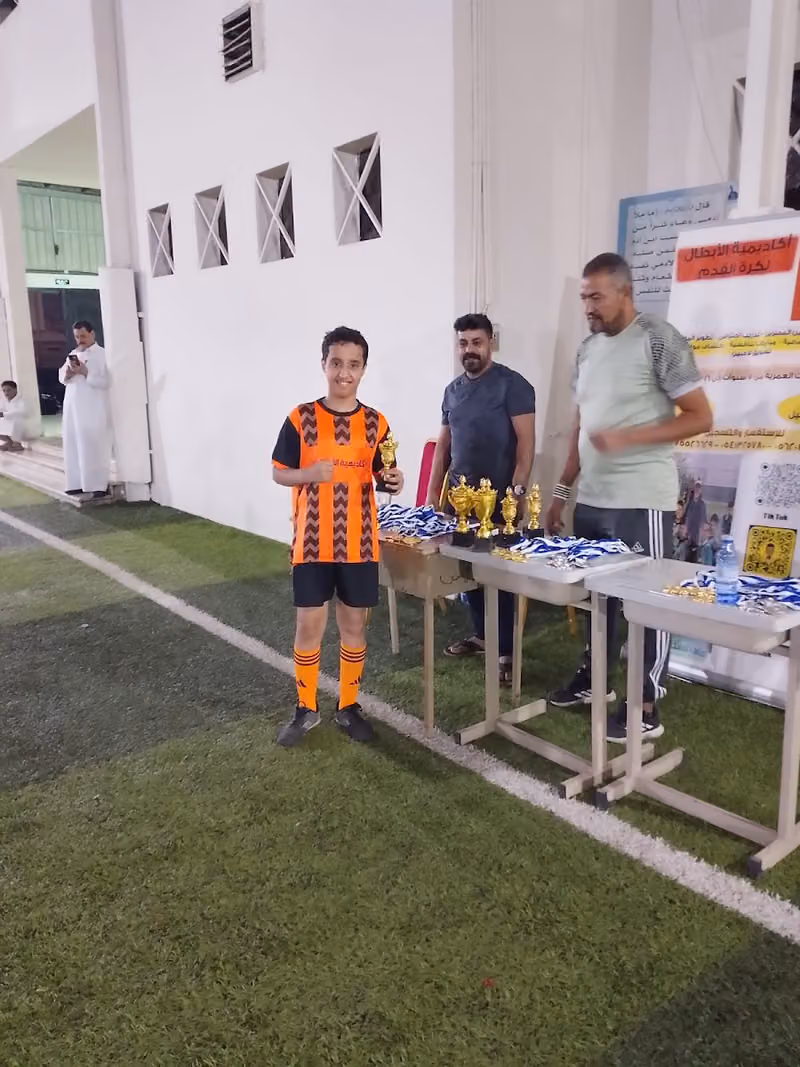 اكاديميه الابطال لكرة القدم