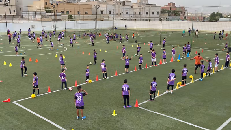 اكاديمية الاشبال لكرة القدم
