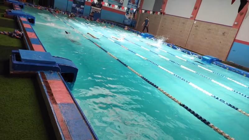 أكاديمية كابتن إياد لتعليم السباحة بالرياض | Captain Eyad Swimming Academy