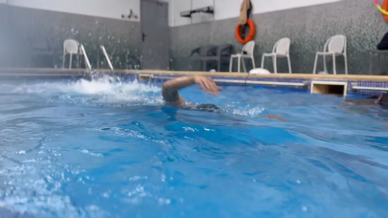 أكاديمية كابتن إياد لتعليم السباحة بالرياض | Captain Eyad Swimming Academy