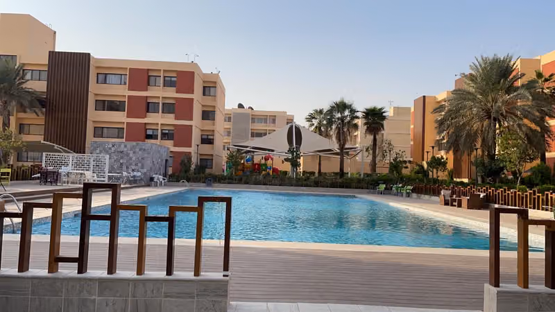 Akaria Compound Gate 9