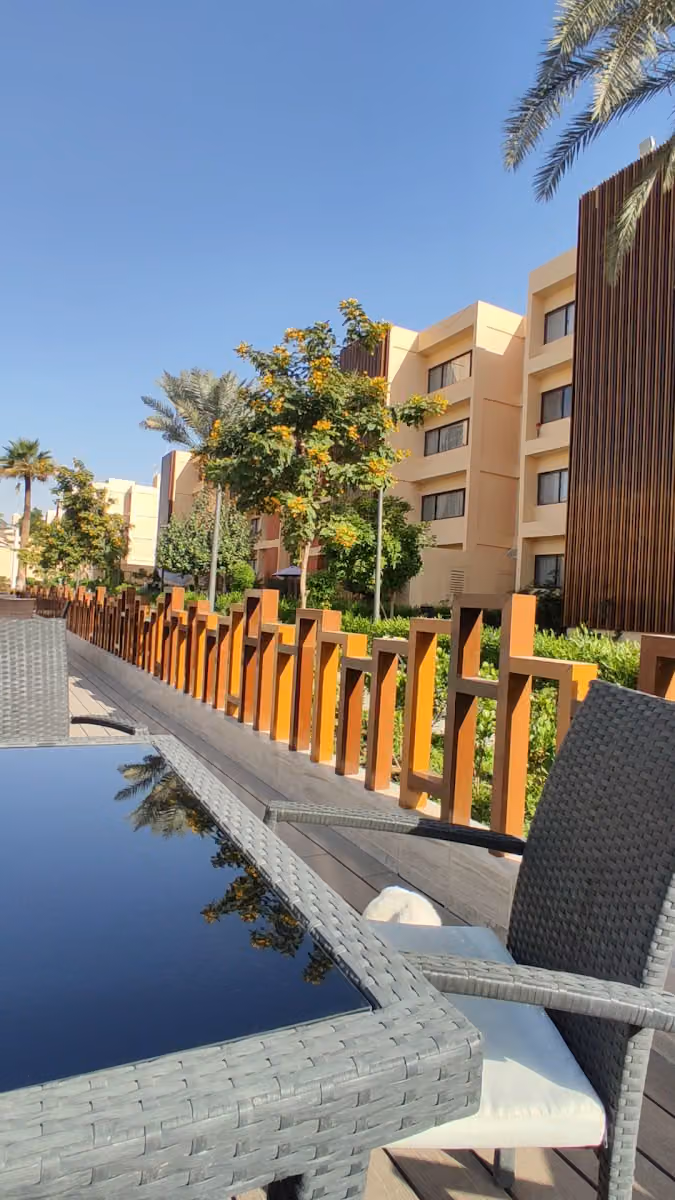 Akaria Compound Gate 9