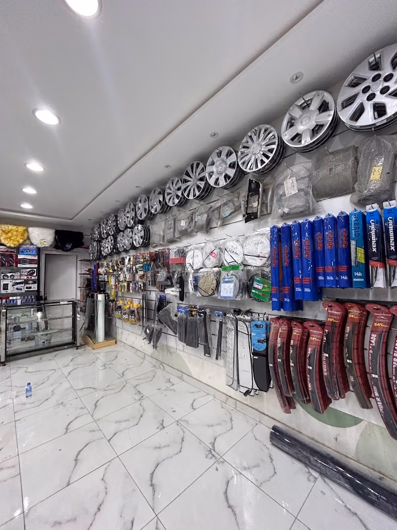 الابداع الذهبي لزينة السيارات