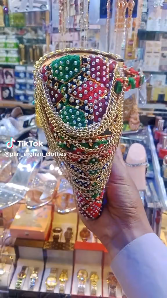 الأحذية بيع و تصليح shoes repair shop