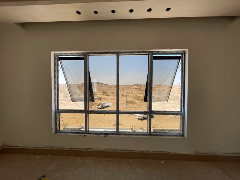العلامة التامة للالمنيوم والزجاج