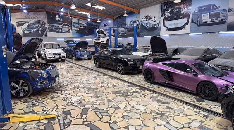 العربة المترفة - Luxury car