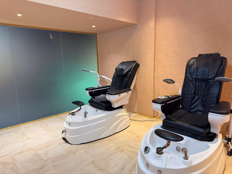 ALBINIA - A family care salon & spa