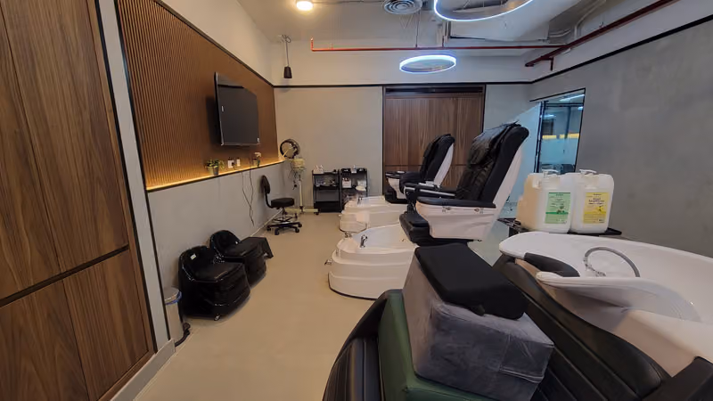 Albinia Family Salon ( Ladies , Men & Kids) -Malaz