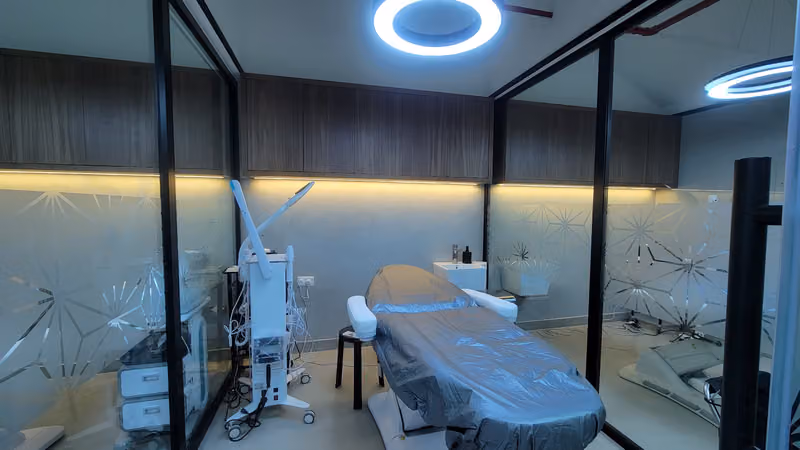 Albinia Family Salon ( Ladies , Men & Kids) -Malaz