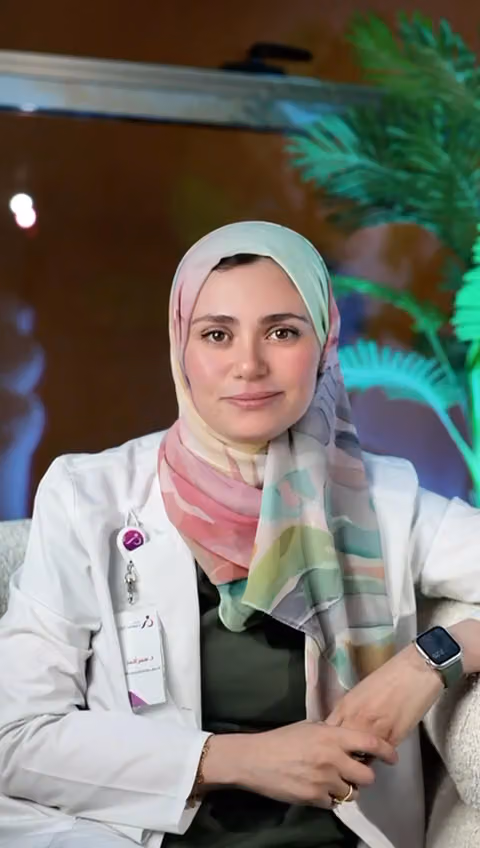 الدكتورة / سمر احمد اخصائية علاج عصب الاسنان و الخراجات بالميكروسكوب