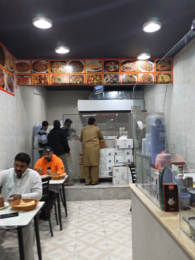 Ali Abdu Rehman cafe, and Restaurant علی عبد رحمان بوفیہ