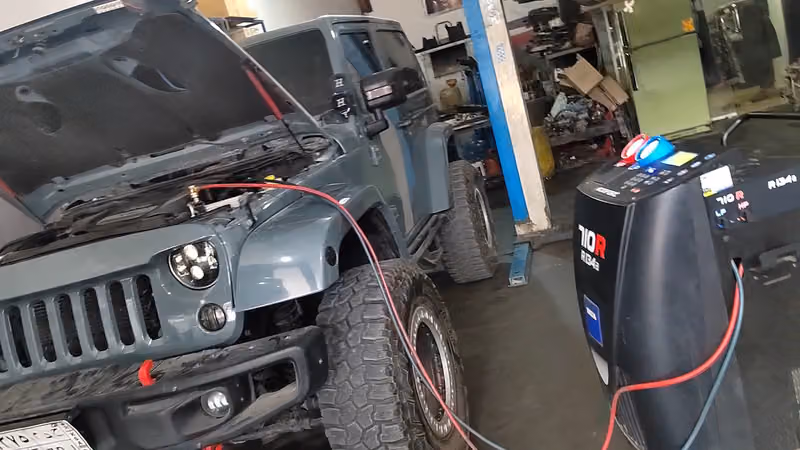 Ali Auto Electric Specialist car ac repairing filings gas with mashin