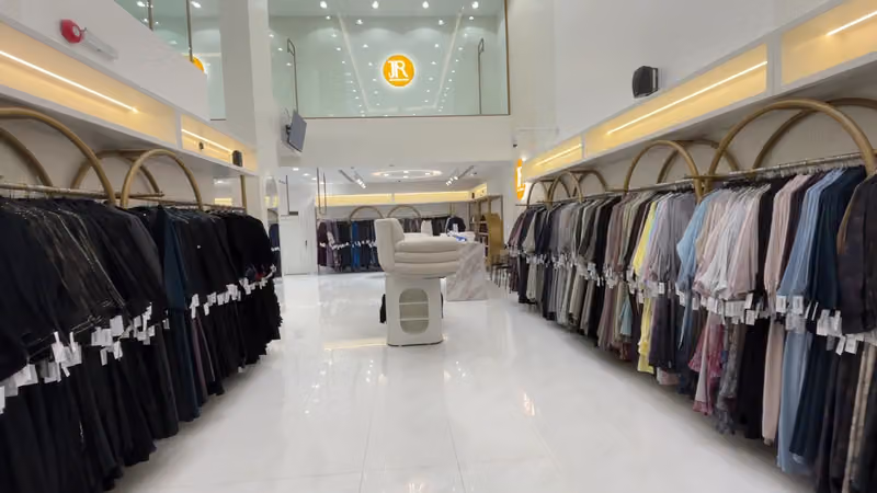 الجمال الراقي للعبايات فرع العوالي