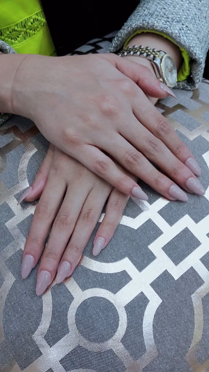 الخط الابيض White Line Salon