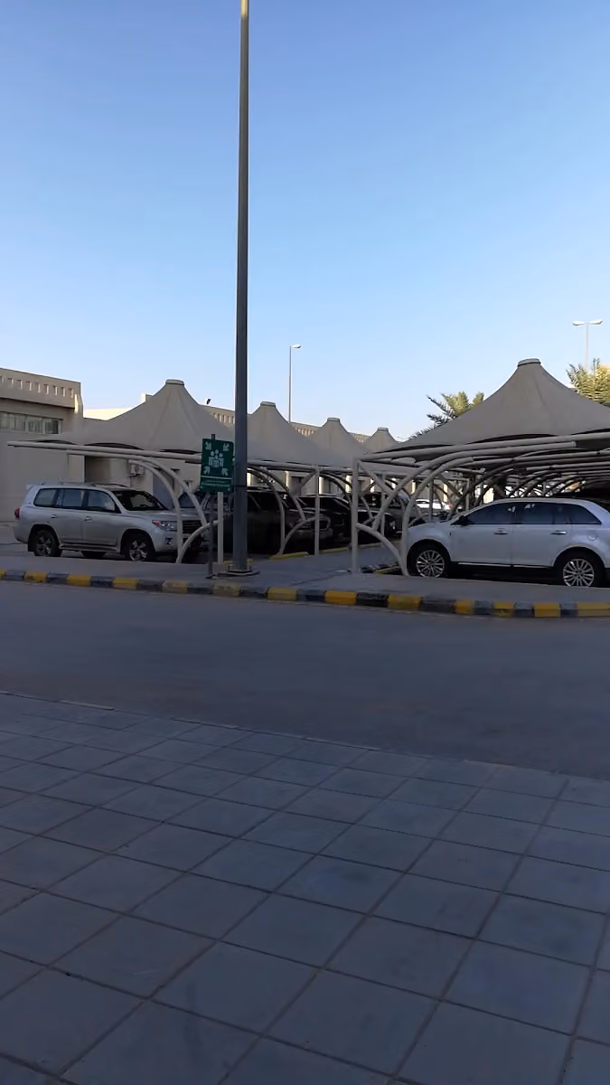الكلية التقنية بالرياض - بنين