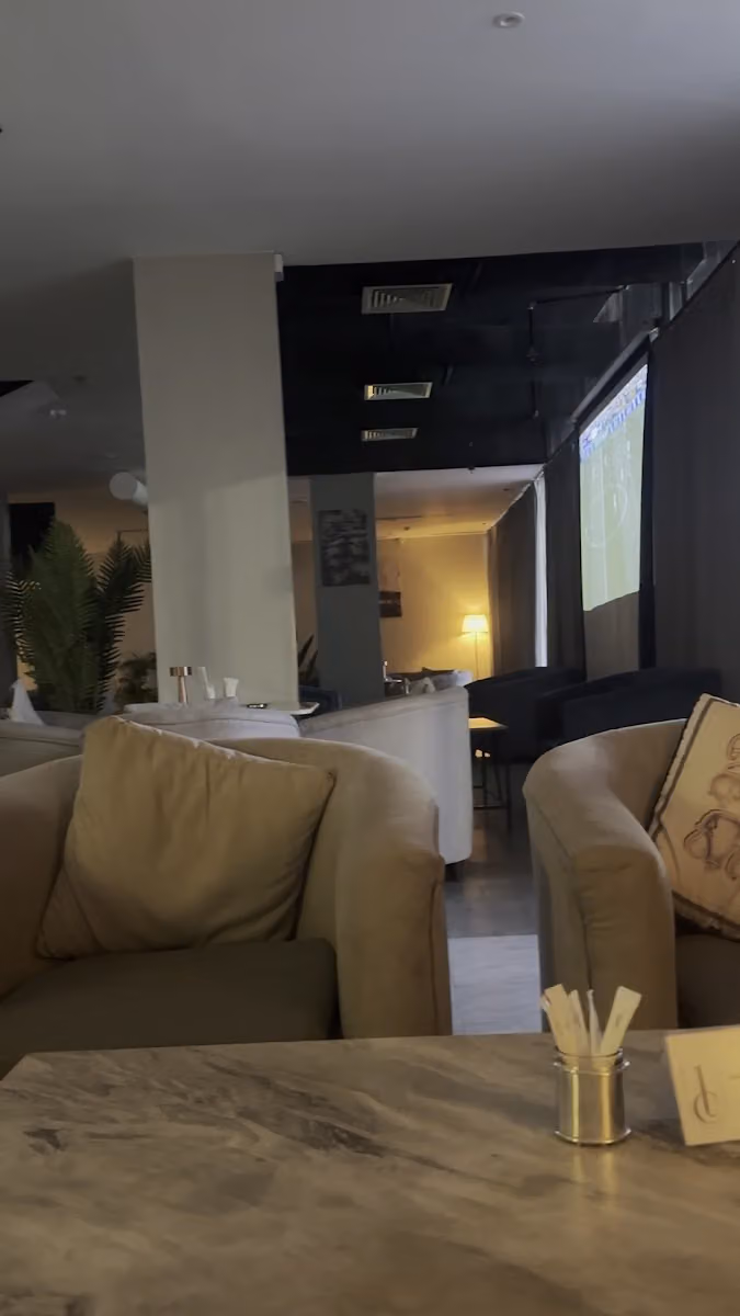 اللحظات السبعه لاونج ( من دبي الى الرياض )