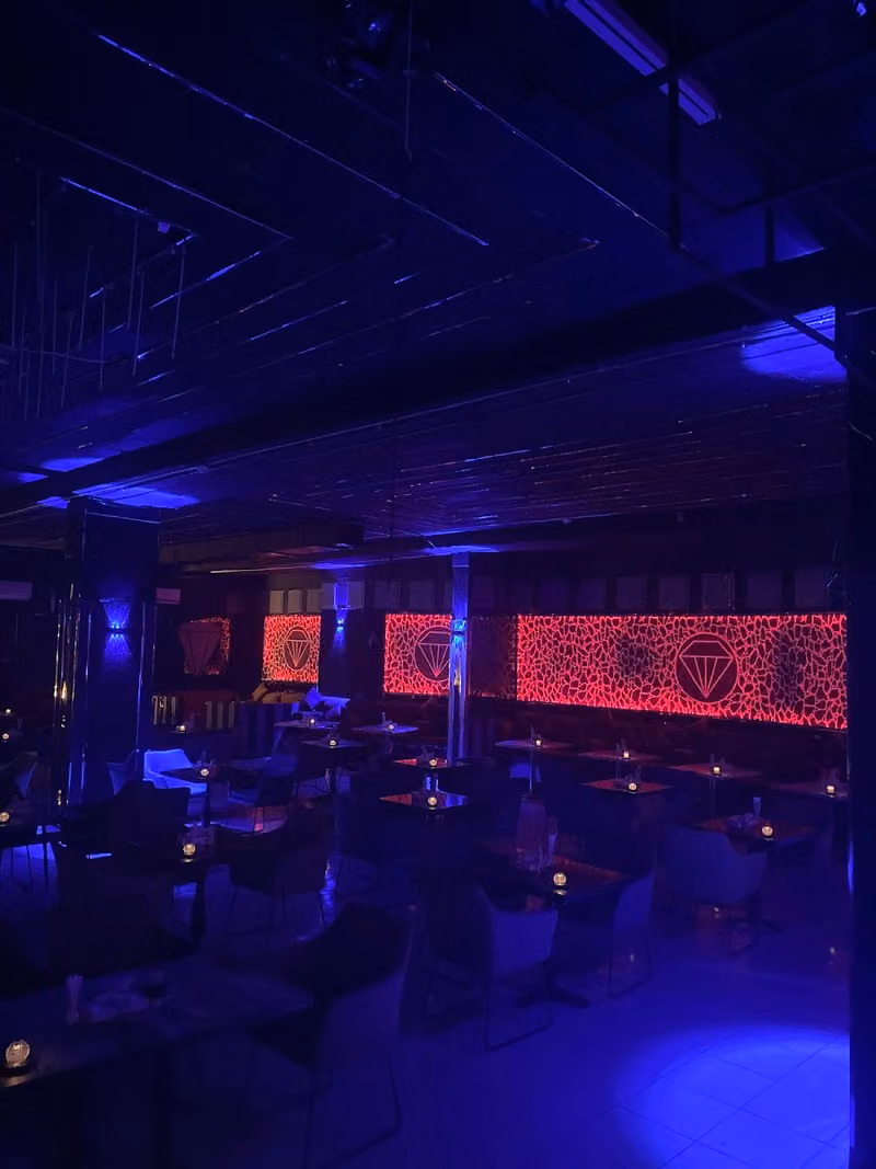 Almas Club
