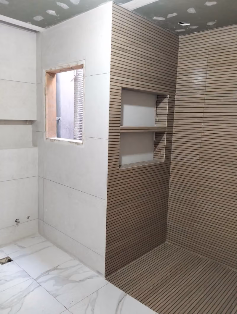 المبلط عادل