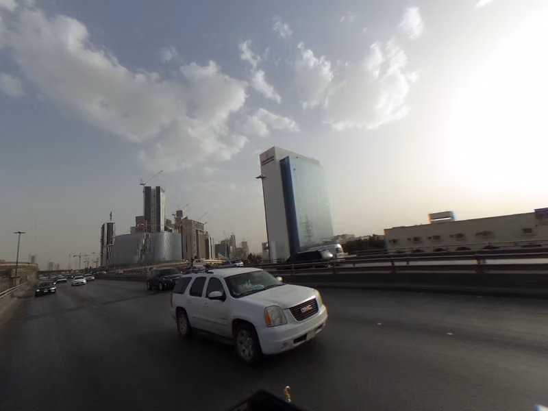 المدرسة النموذجية لتعليم قيادة السيارات