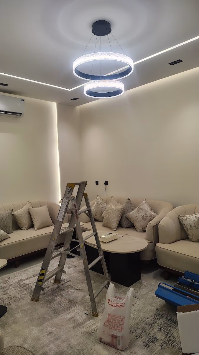 المهندس سباكة والكهرباء