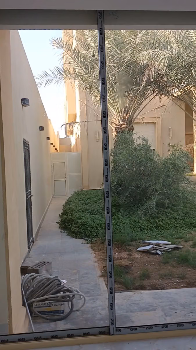 المنيوم وزجاج