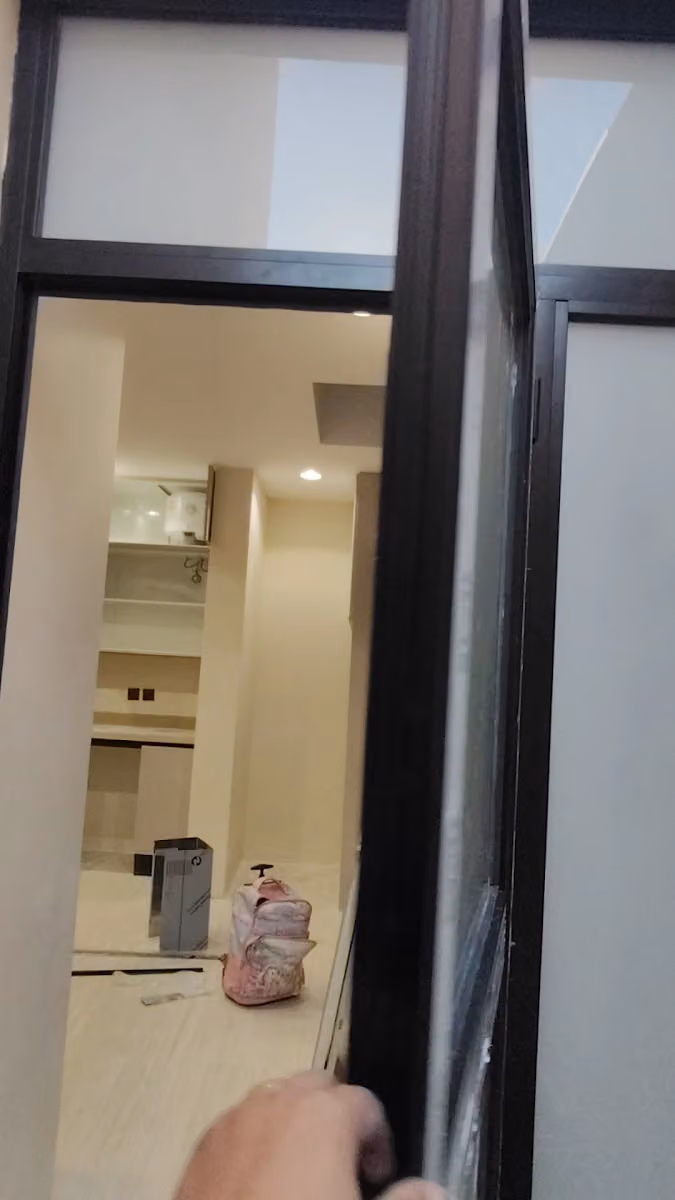 المنيوم وزجاج ومرايا ولكسان