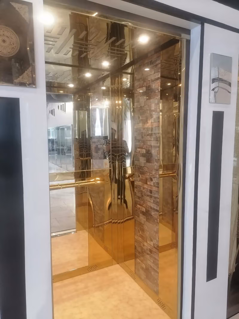المصعد الذهبي Golden Lift