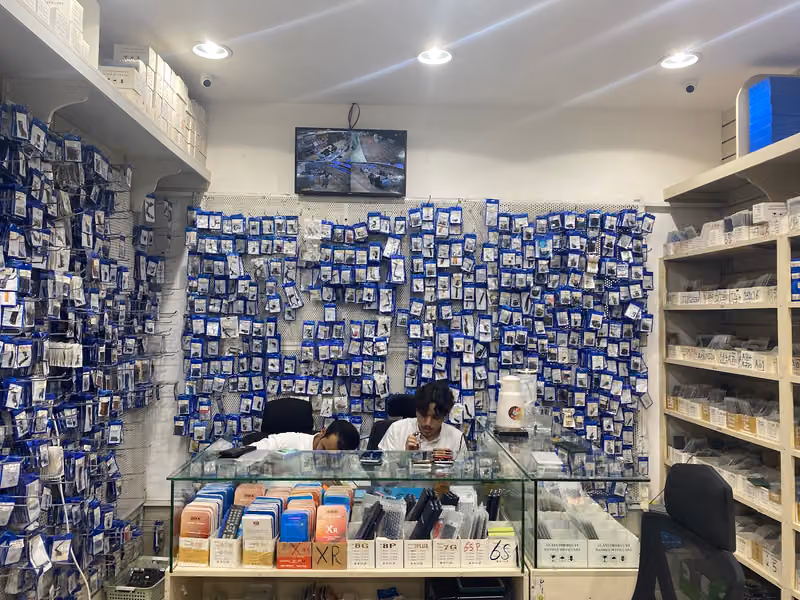 السيف لقطع غيار الجوالات (احلامكم للاتصالات )