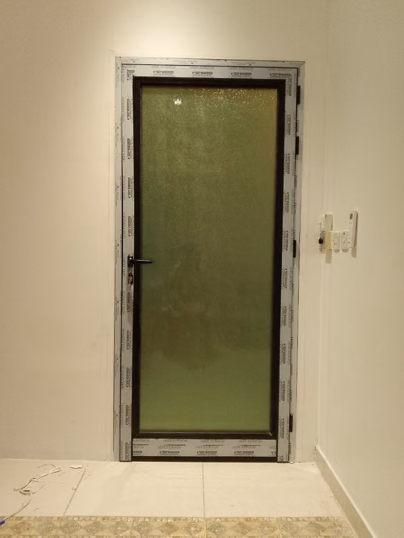 Aluminum glass