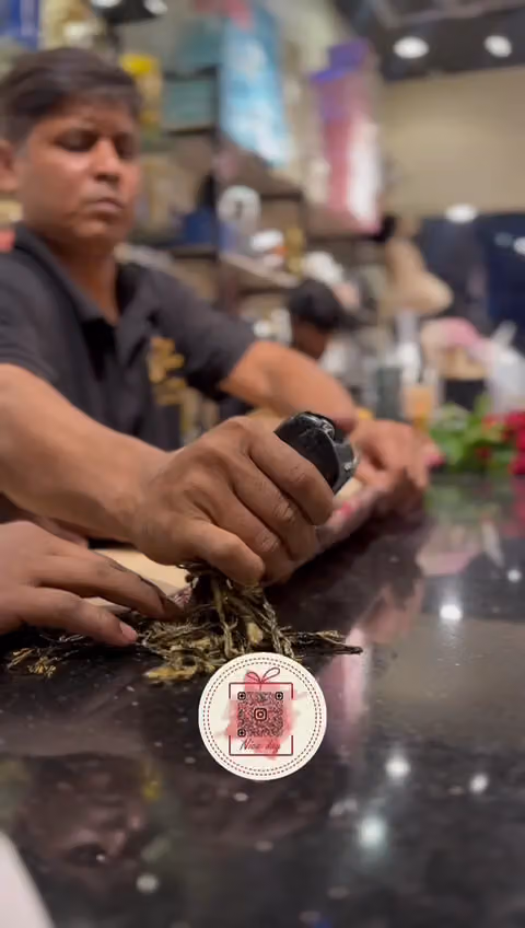 اليوم الجميل للحفلات وللهدايا والتغليف