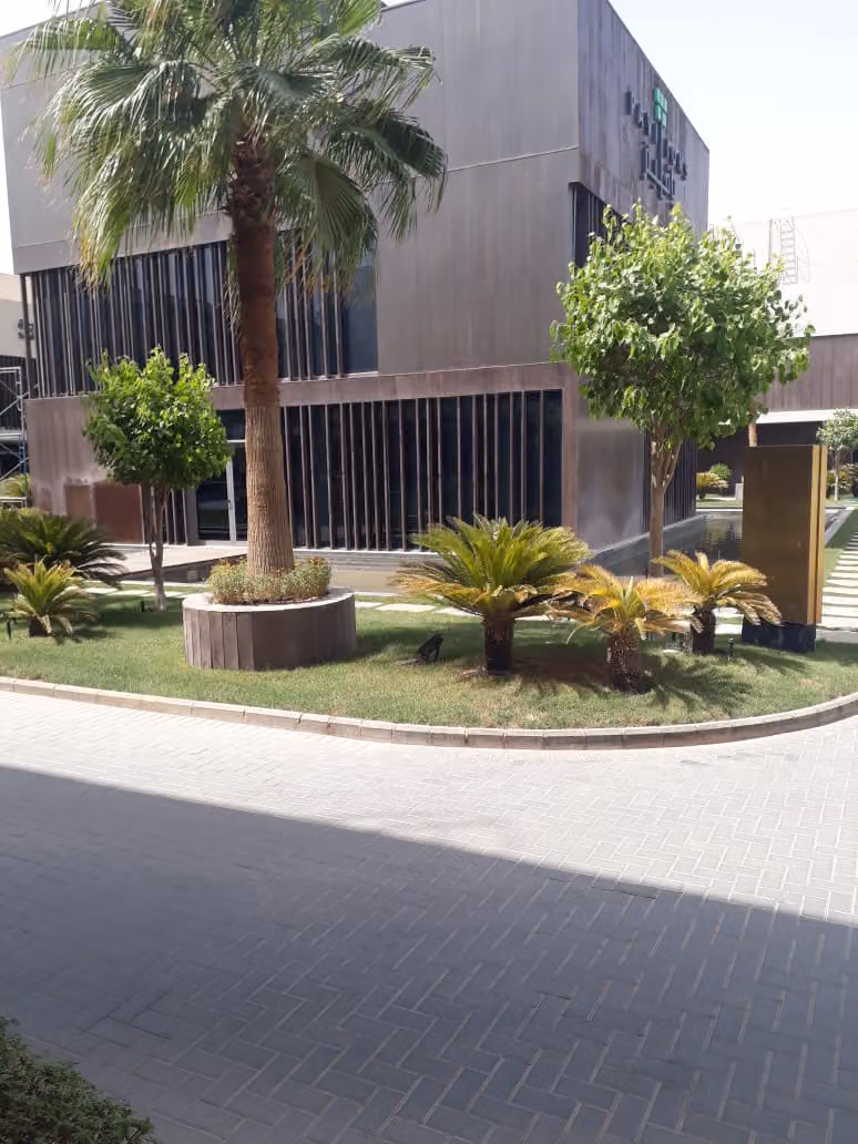 الزامل للتنمية القابضة