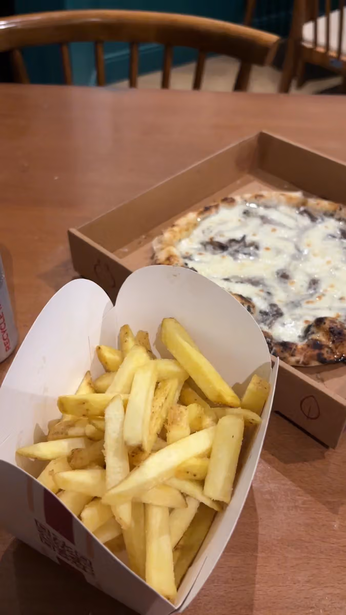 Amber Coffee & Bistro KFMC قهوة وبيسترو عنبر