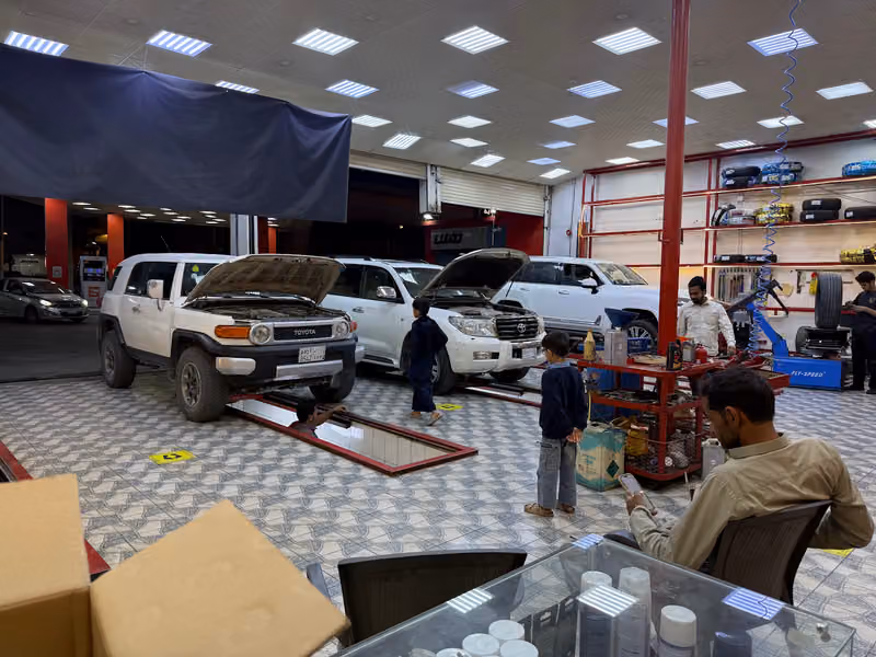 عنوان الزيت لخدمات السيارات