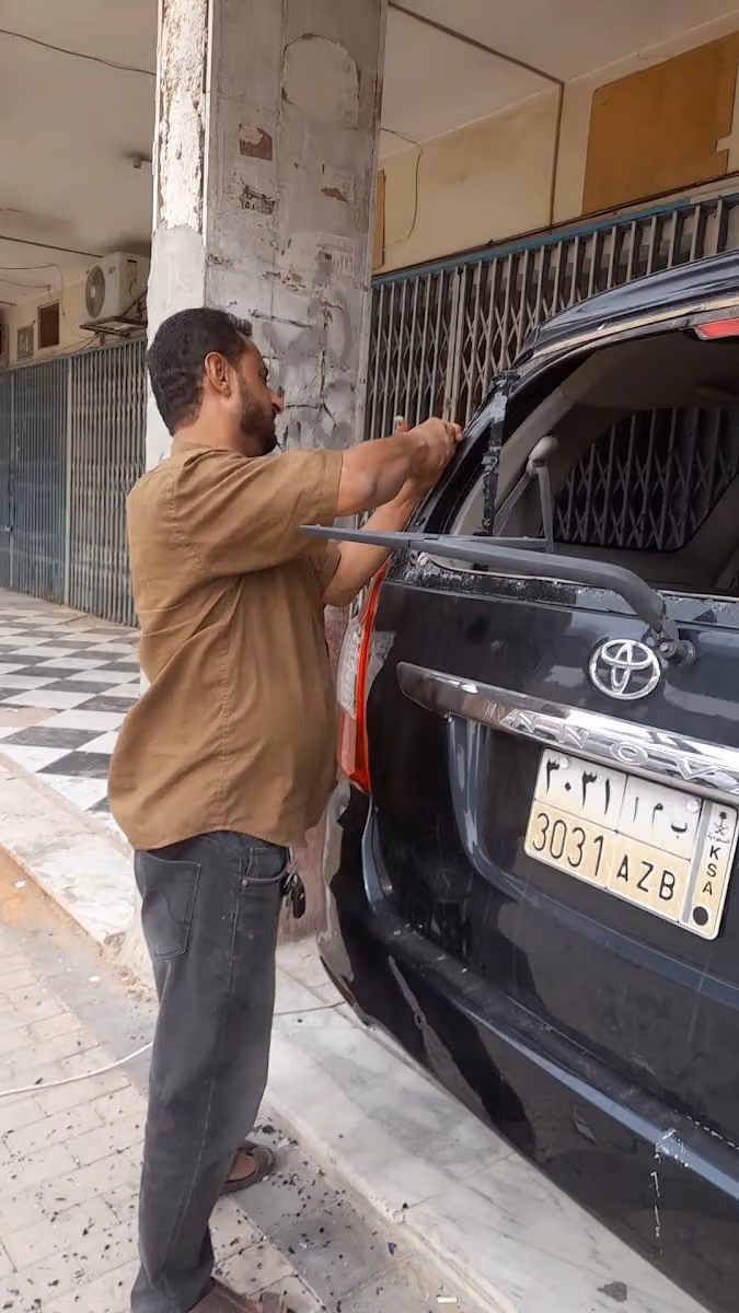 اصلاح وتركيب زجاج السيارات