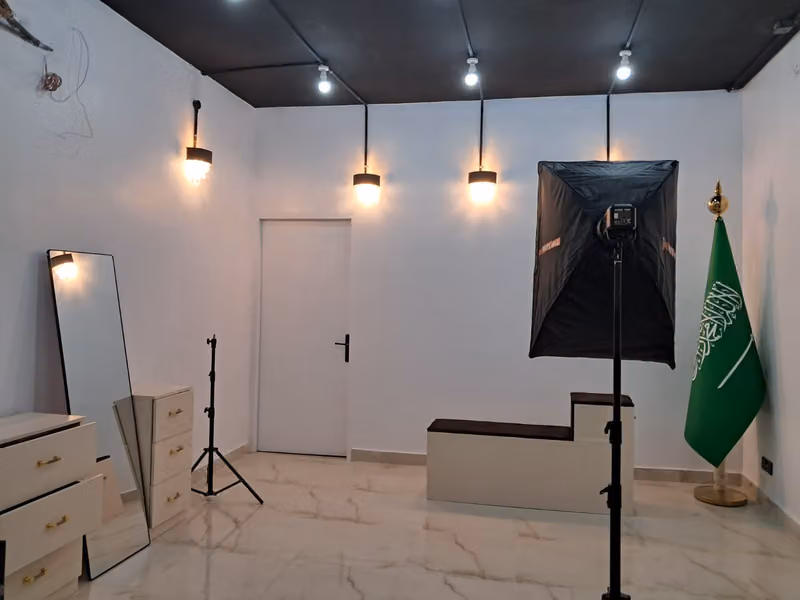 استديو العدسة الراقية للتصوير الفوتوغرافي
