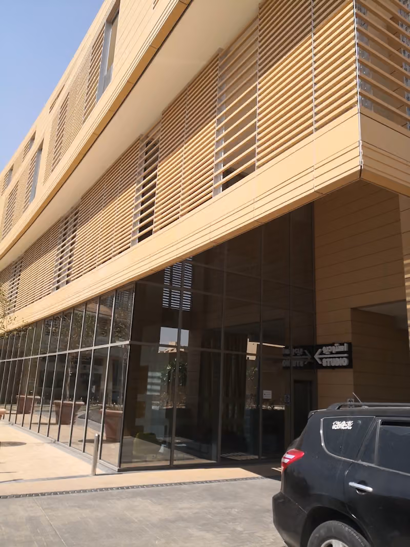 استوديو السفارات / embassy studio