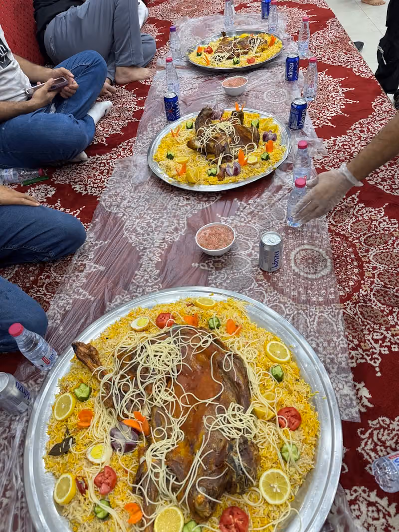اسطورة المائدة للمطاعم