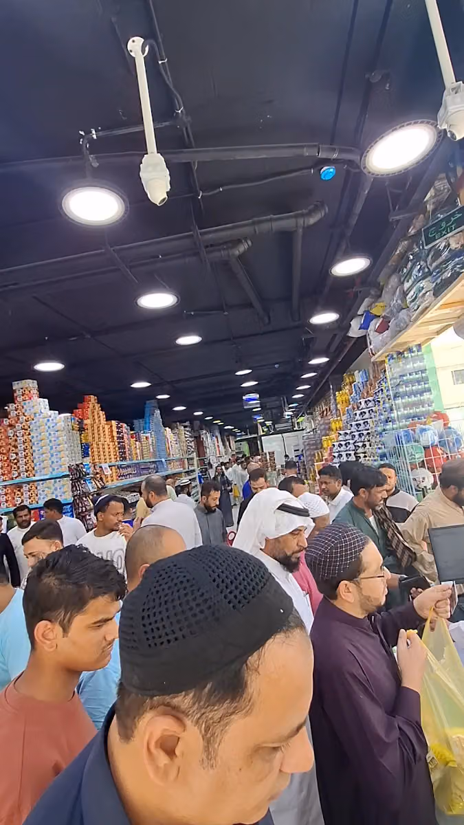 اسواق ومخابز ركن الواحة الشرقية فرع السوق الشعبي