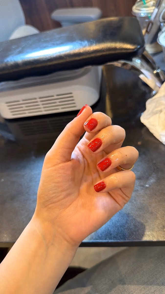 Auramira Nails | اوراميرا للاظافر